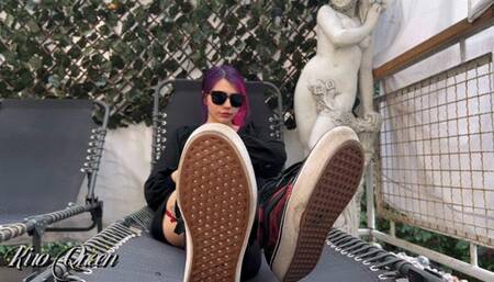 Kiro Queen is ignoring you while reading a book - foot fetish