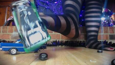 Poor BelAir 1:24 Car Crushes - BBW Giantess