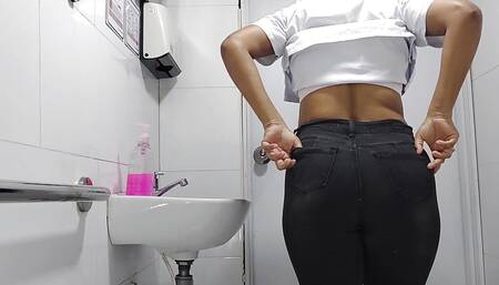 Amateur Camera in Hospital Bathroom Records Sexy Big Ass Latina Nurse