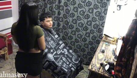 PUTITA ARGENTINA SE LA COGEN EN LA BARBERIA-ALMASEXY