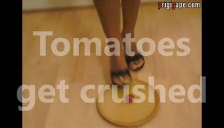 THE OLD PRIGIGAPE MOVIES - Tomatoes get crushed