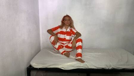 Naked jail transfering for Monique