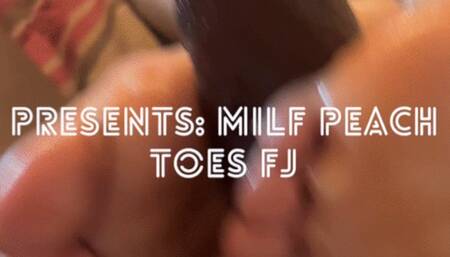 Nude MILF Footjob