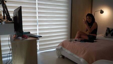 A Webcam Model playing dirty