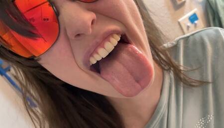 Giantess Stomping and Vore