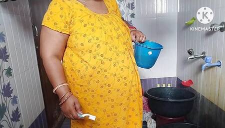 Indian Desi Aunty Nude Shower in Bathroom