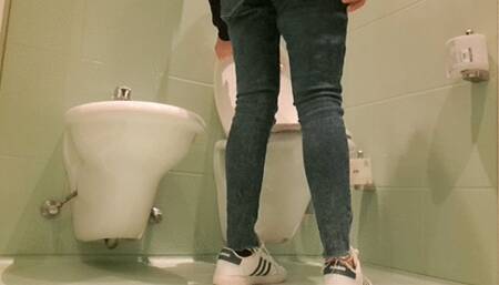 TOO MUCH JUNK FOOD ENDS UP IN STINKY PLOPS