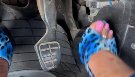 CRANKING My Old Volks In Blue Leopard Skin Platforms!