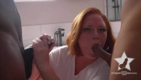 Redheaded PAWG Julie Ginger