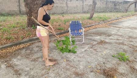 Scratching and scratching my beautiful feet (3)