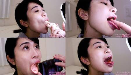 [Premium Edition] Mami Sakurai - Showing inside cute girl's mouth, chewing gummy candys, sucking fingers, licking and sucking human doll, and chewing dried sardines - MOV
