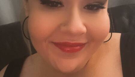 Watch me vape with my beautiful big red lips wrapped around sucking