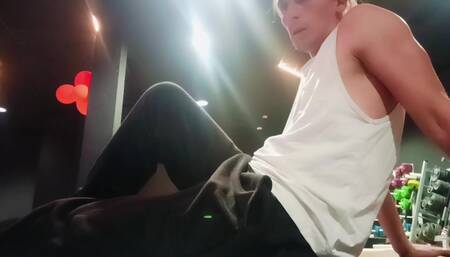 Sexyboy Looking for a 1000% Body!