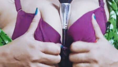 Hot Sexy Bhabhi Pressing Her Boobs - Desi Bhabhi Fingering - Fingering a Girl Part -1