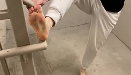 Inna Gets her Feet Dirty and Ignore You Tease - 1080 Mobile