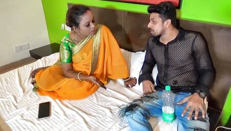 A Desi Bhabi and His Ex Boyfriend Went in a Hotel Room and Fucked.