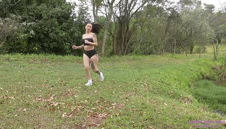 NIKA - An unexpected meeting! (HD)