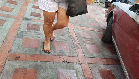 Angelin pumps old car pedals with flip-flops (1)