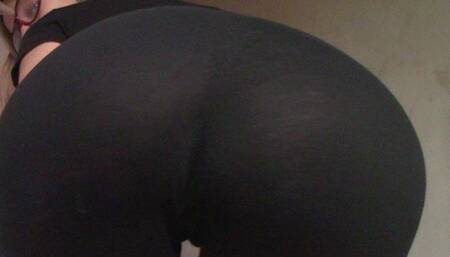 Yoga Pants, Make That Ass Squat Workout