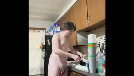 naked sub doing the dishes
