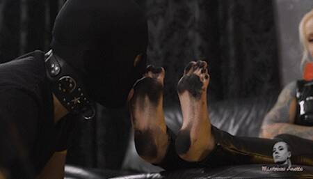 Barefoot stepped in dirt FHD MP4