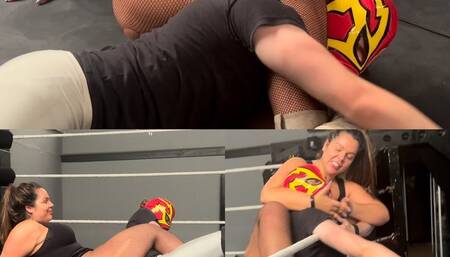 Skinny male jobber gets tied in knots