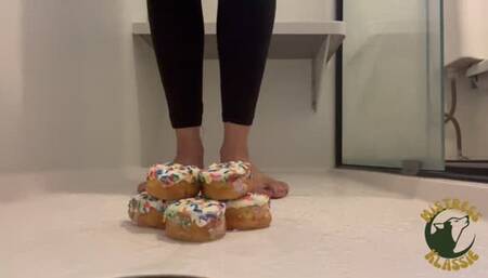 Myss Klassie Mini Donut Shower Crushing
