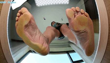 Miss Jasmine GIANTESS POV, barefoot SQUASH! - MP4