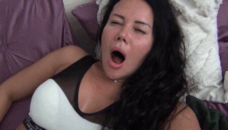 Smell my stinky breath when I yawn 2aa