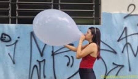 Laura Blow to Pop a 18-inch Chinese Balloon