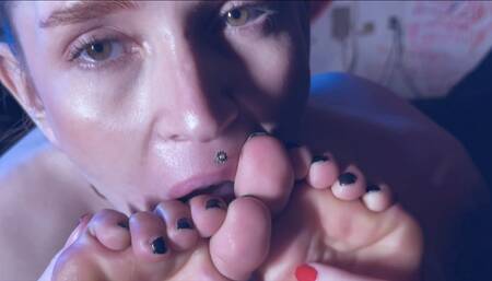 Wanna Suck This Pretty Toes?