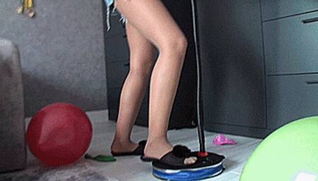 you inflate the balls too much, they will burst (1920x1080 HD) MOV