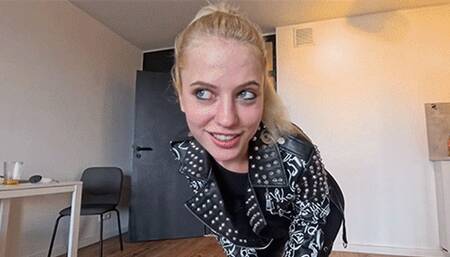 Ruby and her Massive Sneaker Fan with Special Effects 4K Version VR360