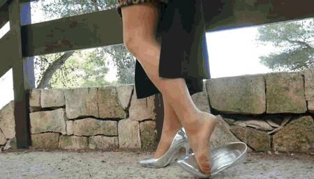 A walk in the park in silver heels AVI (1920x1080) FHD