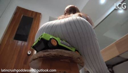 Sensual Dulce Destroys Green Police Truck