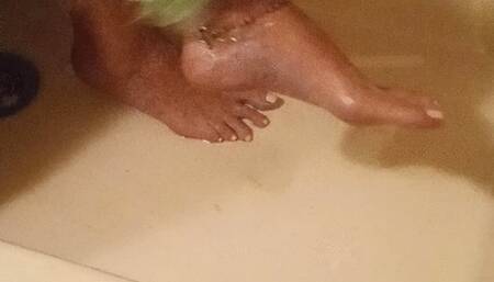 BJMature foot wash