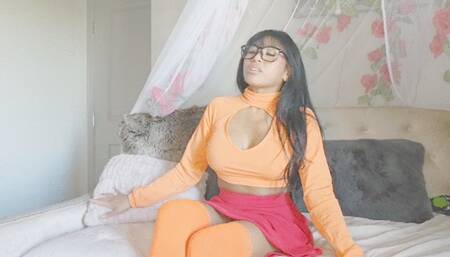 Ember Snow- Velma Dildo Fuck