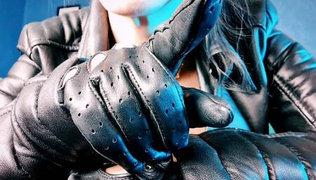 LEATHER EXECUTRIX