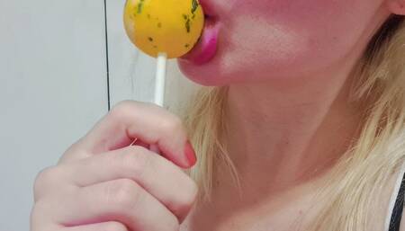 Very large 3XL lollipop