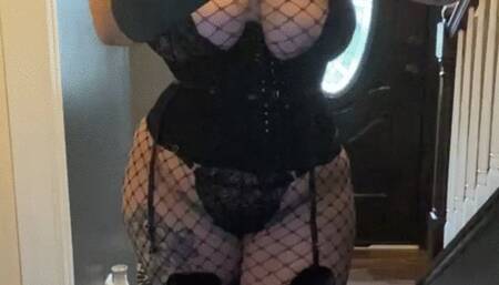 Mistress Dolly’s Villain Masturbation