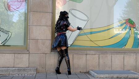 Kitty Klatsch Cosplay walk