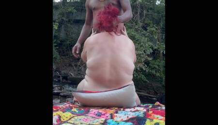 BBW Fucking Outdoors