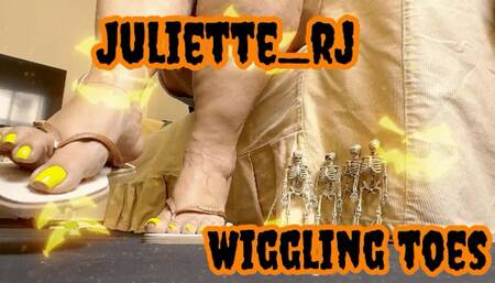 Juliette_rj Halloween Toe Wiggling - FOOT FETISH - TOE WIGGLING - FLIP FLOPS