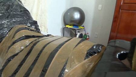 PAWG MUMMIFYING HER SLAVE AND FARTING A LOT IN HIS FACE PART 1 BY SARA ROSA AND DANIEL SANTIAGO CAM BY ALINE FULL HD