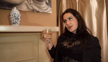 A Horny Haunting: Tilly McReese, Paisley Prince, Lynn Lu'Rue & Carmilla Deville (HD MP4)