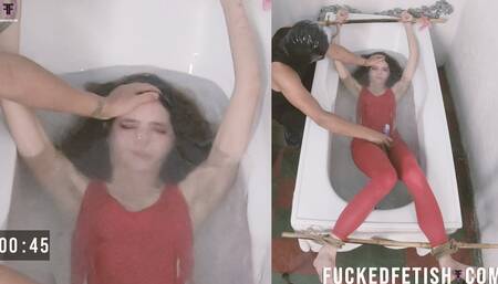 WMV Sattira breath bathtub submissive shibari 4 limbs tied session 1m Apnea
