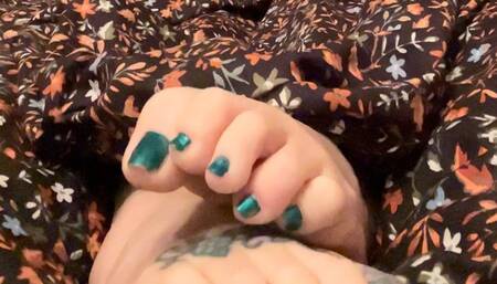 Toes Wigging in the Sheets While I Wake up