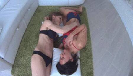 BLOWING RASPBERRIES TICKLING 2 (L)