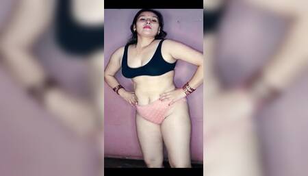 Puja Nude Dance
