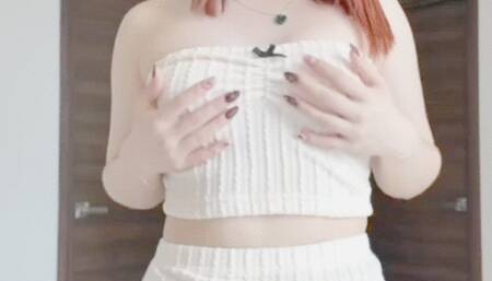 Afrodita playing with her slave